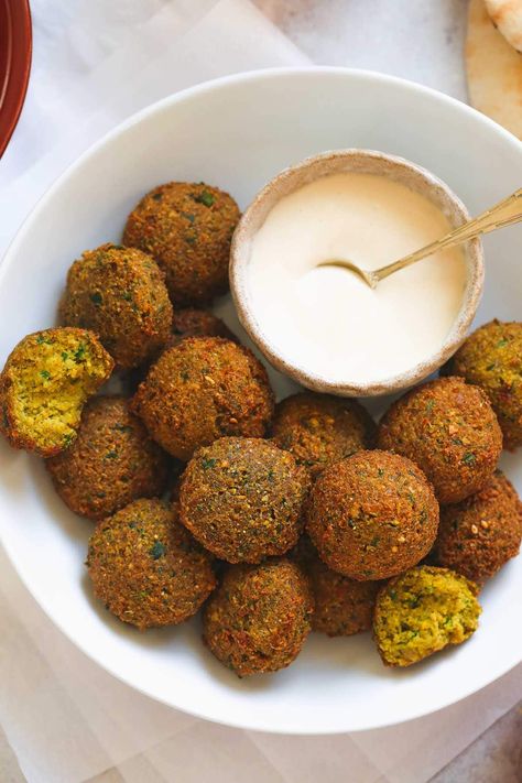 Authentic falafel recipe. Easy, simple, healthy and incredibly delicious! Chickpea falafel balls are naturally vegan and gluten-free. #falafel #chickpeafalafel #authenticfalafel #veganfalafel #vegandinner #middleeasternrecipe Lebanese Falafel Recipe, Authentic Falafel Recipe, Falafel Vegan, Falafel Salad, How To Make Falafel, Little Sunny Kitchen, Falafel Sandwich, Sunny Kitchen, Falafel Recipe