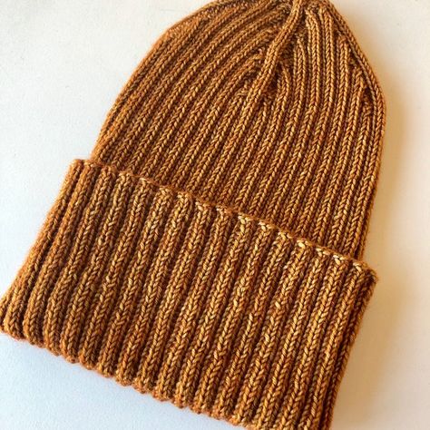 Head Sock - free pattern — The Purl Bug Sock Yarn Hat, Head Sock, Ribbed Hat, Yarn Hats, How To Purl Knit, Beanie Pattern, Sock Patterns, Hat Knitting Patterns, Diy Knitting