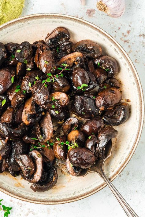 Roasted Garlic Mushrooms - Homemade Hooplah Roasted Garlic Mushrooms, Oven Roasted Mushrooms, Homemade Hooplah, Baby Bella Mushrooms, Dinner Games, Roasted Mushrooms, Garlic Mushrooms, Recipe Steps, Recipe Details