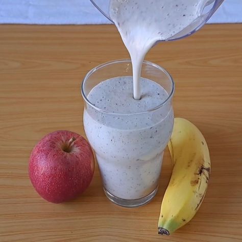 Banana Milkshake, Oat Milk, Weight Watchers, Chia, Oats, Smoothie, Milk, Drinks, Health