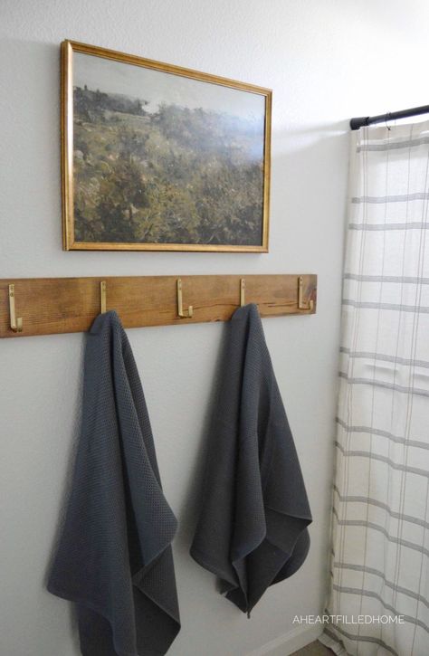 Fixer Upper Bathroom Ideas, Bathroom Towel Hanging Ideas, Towel Hanging Ideas, Builder Grade Bathroom, Boy Bathroom, Diy Towel Rack, Miller House, Bathroom Towel Decor, Bathroom Towel Hooks