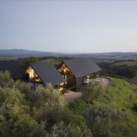 Heather Sandy Hebert on Instagram: "A repost from one of my favorite wine country builders...a rural homestead in the Napa Valley -- designed by the @aidlindarlingdesign -- which seamlessly fuses a regional farmhouse vernacular with a sense of transparency and contemporary materials in three striking gabled structures. ⁠ ⁠ Architecture: @aidlindarlingdesign⁠ Construction + repost: @grassiassociates⁠ Photography: @matthewmillmanphoto⁠ .⁠ .⁠ .⁠ #architecture #architecturelover #architecturelovers Rural Homestead, Farmhouse Vernacular, Structures Architecture, Country Builders, Contemporary Materials, Gable Roof, Contemporary Farmhouse, Napa Valley, Residential Design