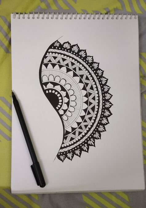 Big Flower Drawing Simple, Simple Easy Mandala Art For Beginners, Mandala Sketch Simple Easy, Vignette Drawing Simple, Beginner Mandala Drawing, Vignette Drawing Easy, Drawing Ideas Notebook, Mandela Art Easy For Beginners, Mandala Sketch Simple