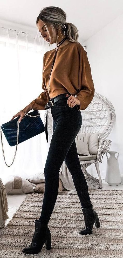 23 Stylish Ankle Boots to Match Your Outfits  #fashion #Shoes Slides Outfit, Booties Outfit, Outfit Jeans, Stunning Outfits, Inspired Outfits, Casual Fall Outfits, Looks Style, Outfit Casual, Fall Winter Outfits