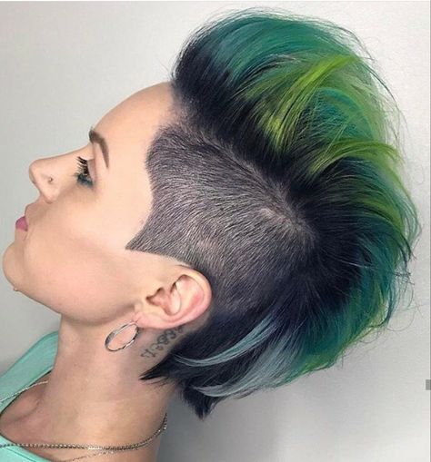 Short Undercut Hairstyles For Women, Green Mohawk, Short Undercut Hairstyles, Short Hair Mohawk, Hairstyles For Short Hair Easy, Summer Hairstyles For Short Hair, Short Undercut, Half Shaved Hair, Mohawk Hairstyles