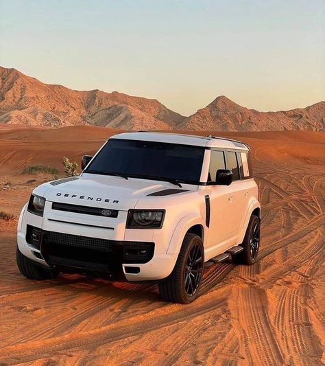 Vision Aesthetic, Defender Car, Black Portrait, Best 4x4, Defender 130, New Defender, Car Goals, Rims For Cars, Defender 110