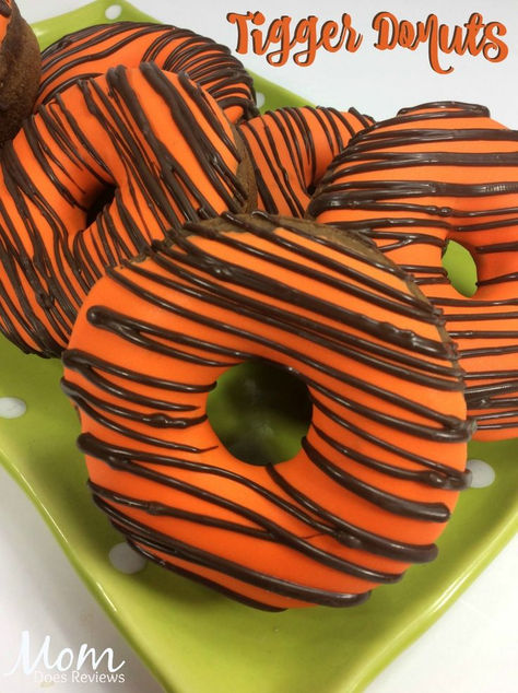 Halloween Baked Donuts Ideas, Halloween Donut Decorating Ideas, Halloween Donuts Ideas Easy, Fall Donuts Ideas, Halloween Mini Donuts Ideas, Halloween Donuts Ideas, Vbs Snack Ideas, In The Wild Vbs, Safari Snacks