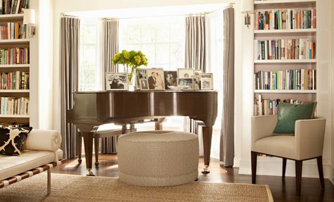 Small Piano Room, Music Room Door, Grand Piano Decor, Grand Piano Living Room, Piano Rooms, Grand Piano Room, Piano Room Decor, Piano Living Rooms, Living Room Arrangement