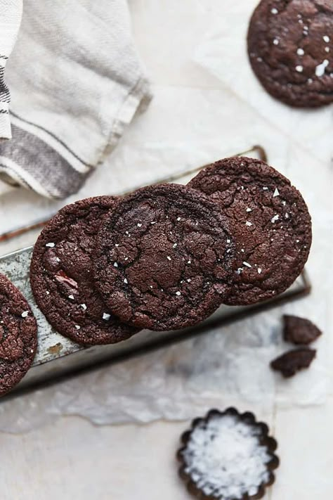 Powder Cookies, Choco Cookies, Soft Chocolate Cookie, Vegan Chocolate Cookies, Cocoa Powder Recipes, Bright Photography, Cocoa Powder Cookies, Spring Recipes Dessert, Chewy Chocolate Cookies