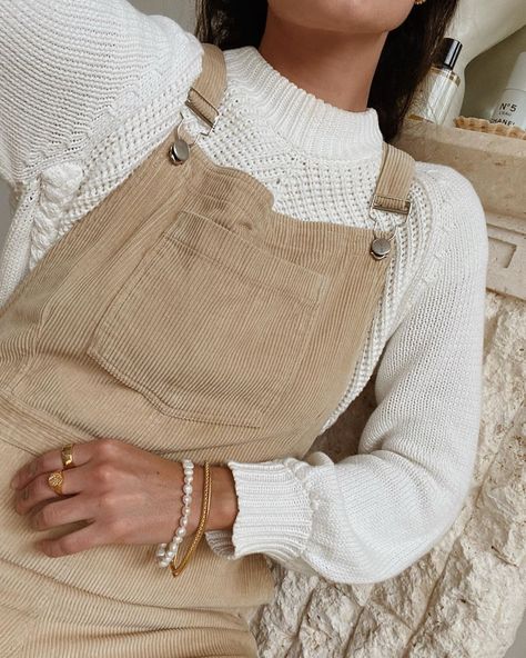 Beige Dungarees Outfit, Beige Overalls Outfit, Korean Beige Aesthetic, Overalls Outfit Winter, Overalls Outfit Aesthetic, Brown Beige Aesthetic, Dark Academia Color, Kawaii Cafe, Ingenue Natural