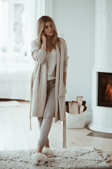 LOOK OF THE DAY – Stay at Home Lounge Wear Stylish, Spring Outfit Women, Cute Lounge Outfits, How To Wear Joggers, At Home Outfits, Lounge Outfits, Outfits Lazy, Loungewear Outfits, Homewear Fashion