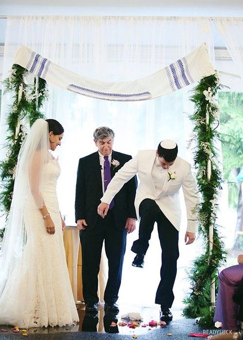 What Are the Key Components of a Jewish Wedding Ceremony? Jewish Wedding Dress, Jewish Wedding Ideas, Ceremony Traditions, Jewish Wedding Rings, Chuppah Flowers, Modern Jewish Wedding, Jewish Wedding Invitations, Jewish Wedding Traditions, Aspen Colorado Wedding