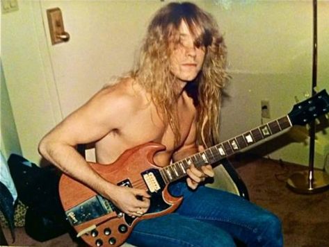 Zakk Wylde, Black Label Society, Best Guitarist, Rock Posters, Weird Pictures, Ozzy Osbourne, Celebrity Photos, Guitarist, Rock Bands