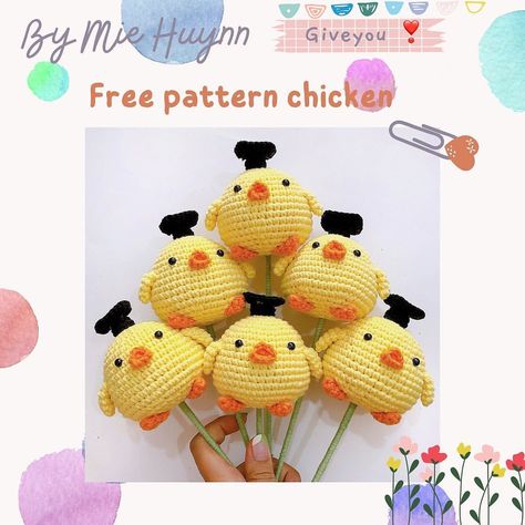 free crochet pattern yellow chicken, black graduation cap. Chicken Pattern, Crochet Animals Free Patterns, Bunny Hat, Crochet Design Pattern, Pattern Store, Shawl Crochet Pattern, Pumpkin Pattern, Crochet Patterns For Beginners, Amigurumi Free