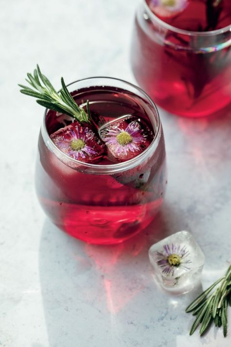 Ice Tea Photography, Origin Magazine, Iced Herbal Tea, Hibiscus Iced Tea, Content Creation Studio, Floral Ice Cubes, Sweet Tea Recipes, Rosemary Simple Syrup, Rosemary Tea