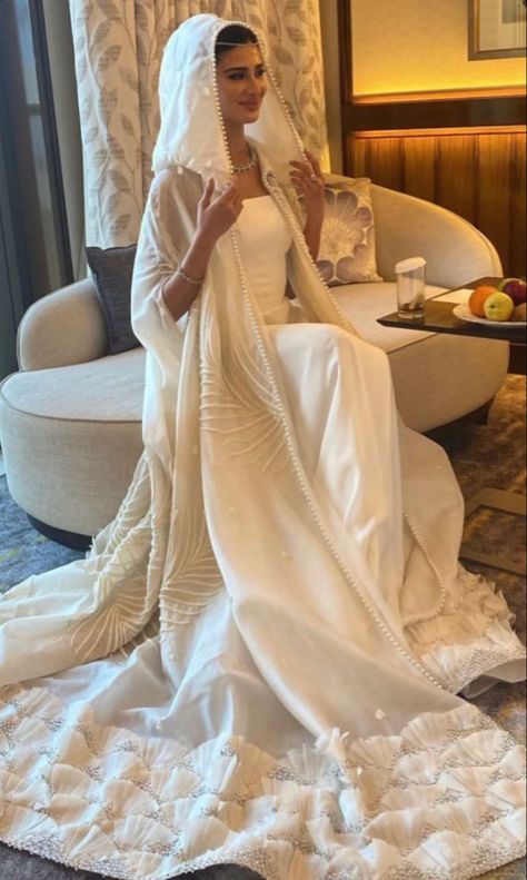 Nikkah Looks Simple White, Katb Kitab Outfit, Arab Engagement Dress, Katb Kitab Dress, Nikkah Abaya White, Algerian Wedding Dress, Bride Abaya, Middle Eastern Wedding Dress, Arabic Wedding Dress Muslim