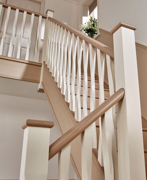 Paint Staircase Ideas, Painted Stair Rails Banisters, Painted Handrails For Stairs Colour, Painted Bannister Ideas, Landing Banister Ideas, Staircase Colour Ideas, Beige Staircase, Bannister Ideas Painted, Painted Bannister