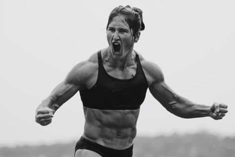 Tia Clair Toomey, Crossfit Ab Workout, Female Crossfit Athletes, Crossfit Abs, Abs Workouts, Crossfit Women, Tabata Workouts, Russian Twist, Partner Workout