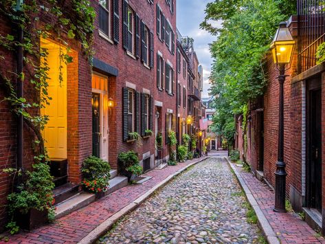 Beacon Hill Boston, Places In Boston, Bachelorette Party Destinations, Girls Weekend Getaway, Instagram Places, Visiting Boston, Freedom Trail, Instagrammable Places, Marthas Vineyard