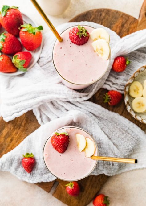 This strawberry banana protein smoothie comes together quickly with only 4 simple ingredients. It’s packed with over 20 grams of protein and is perfect for a post-workout snack or filling breakfast. Vegan + dairy-free. Strawberry Banana Protein Smoothie, 20 Grams Of Protein, Banana Protein Smoothie, High Protein Smoothies, Strawberry Protein, Breakfast Vegan, Banana Protein, Strawberry Banana Smoothie, Filling Breakfast