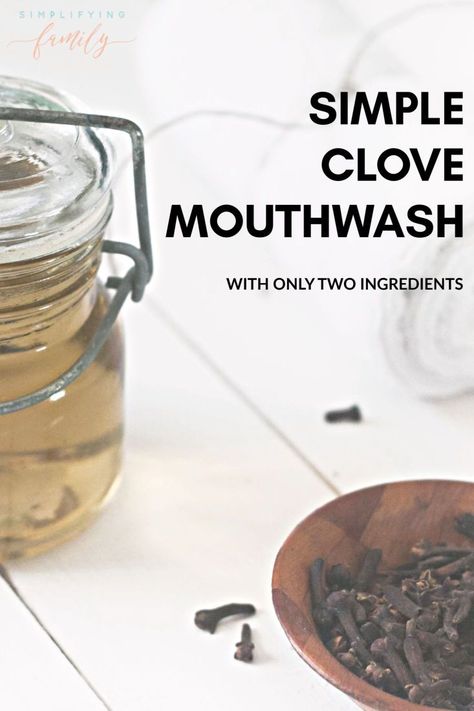 Clove Mouthwash, Diy Mouthwash Recipes, Diy Mouthwash, Remedies For Dry Mouth, Diy Toothpaste, Toothpaste Recipe, Homemade Mouthwash, Natural Mouthwash, Homemade Toothpaste