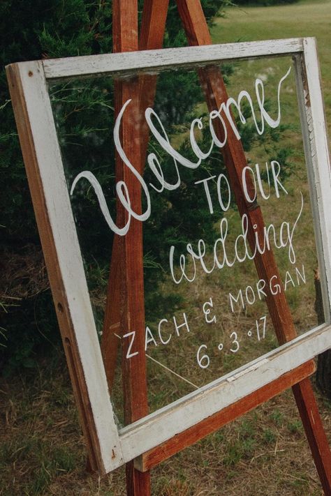 Rustic wedding welcome sign, old window Vintage Outdoor Weddings, Wedding Window, Blithe Spirit, Warehouse Wedding, Diy Event, Wooden Easel, Old Windows, Wedding Welcome Signs, Wedding Signage