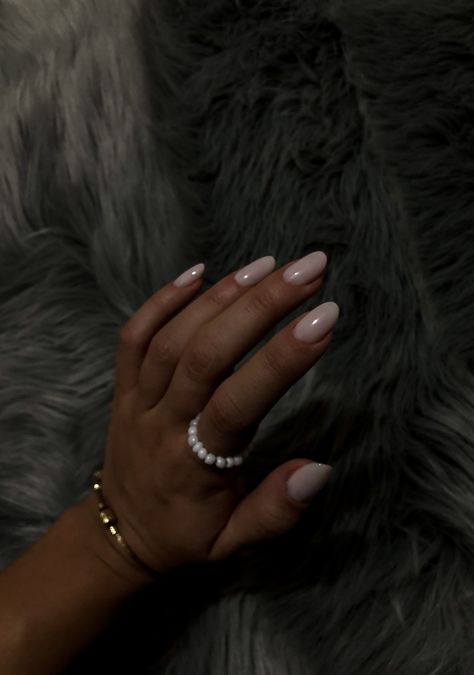 Chic milky nude nails #milkywhitenails Glittery Neutral Nails, Thick Fingers Nails, Nail Colors With Black Dress, Nails For A Black Dress Classy, Nails For A Black Dress Prom, Cream Nails Designs Classy, Medium Length Oval Nails, Nails With A Black Dress, Short Acrylic Nails Almond Classy