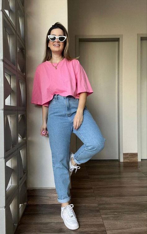 Pink T Shirt Outfit, Casual Oufits, Uni Outfits, Casual Day Outfits, Casual Work Outfit, Looks Black, Easy Trendy Outfits, Spring Outfits Women, Fashion Mistakes