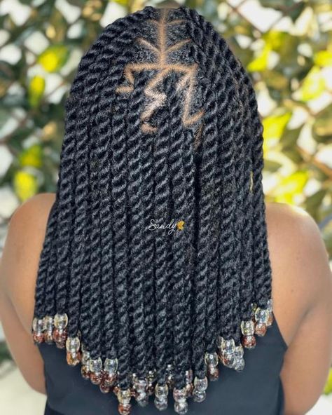 Creative Mid-Back Beaded Twists Short Hair Twist Styles, Hair Braid Patterns, Flat Twists, Short Twists, Help Hair Growth, Senegalese Twists, Passion Twists, Short Box Braids Hairstyles, Short Locs Hairstyles