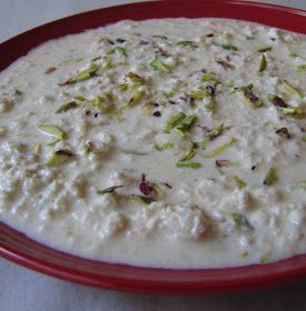 Rabri Recipe, Pakistan Food, Bengali Food, Sweet Dishes Recipes, Indian Dessert Recipes, Indian Sweet, Indian Desserts, Microwave Recipes, Indian Sweets