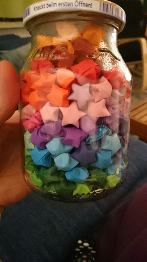 Lucky Stars Origami Jar, Origami Lucky Star, Origami And Quilling, Diy Crafts For Girls, Origami Stars, In The Stars, Paper Stars, Paper Crafts Diy Tutorials, Lucky Star