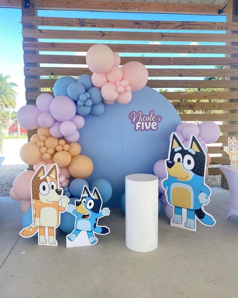 Bluey And Bingo Birthday Party, Blue And Bingo Birthday Party, Bluey Decorations Party Birthday Ideas, 1st Birthday Bluey Theme, Bluey Birthday Party Ideas Girl, Bluey Bingo Birthday Party, Bluey Decorations, Bluey Birthday Party Decorations, Bluey Party Decorations