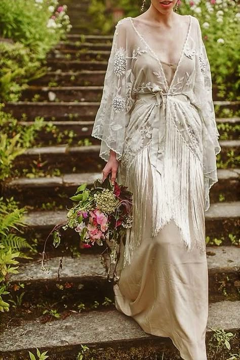 Baju Kahwin, Vintage Bridesmaids, Wedding Simple, Ireland Wedding, Mod Wedding, Simple Dress, Best Wedding Dresses, Wedding Dress Inspiration, Trendy Wedding