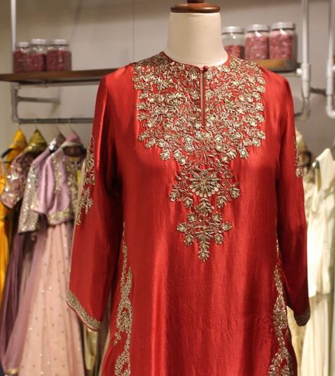 Beautiful embroidery with kasab dori and gota. Dori Work Embroidery Design, Salwar Outfits, Embroidery Design Kurti, Kasab Embroidery, Dori Work Embroidery, Work Embroidery Design, Pakistani Dresses Party, Casual Bridal Dress, Dori Embroidery