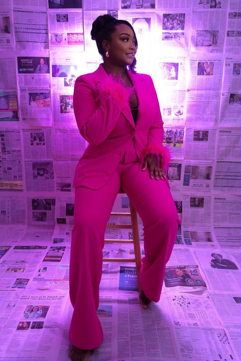 Women Pants Suit Photoshoot, Pink Suit Photoshoot Black Women, Pink Suits Women Photoshoot, Blazer Birthday Outfit, Birthday Shoot Outfit Ideas For Women, 30th Birthday Photoshoot Ideas For Women, 21 Photoshoot, Grad Suits, Grad Fits