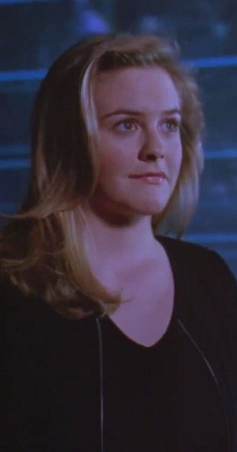 N°11 - Alicia Silverstone as Barbara Wilson / Batgirl - Batman and Robin by Joel Schumacher - 1997 ®... #{T.R.L.} Alicia Silverstone Batman, Alicia Silverstone Batgirl, 90s Icons, Yvonne Craig, Alicia Silverstone, Wayne Family, Portrait Photography Women, Batman Movie, Batman And Robin