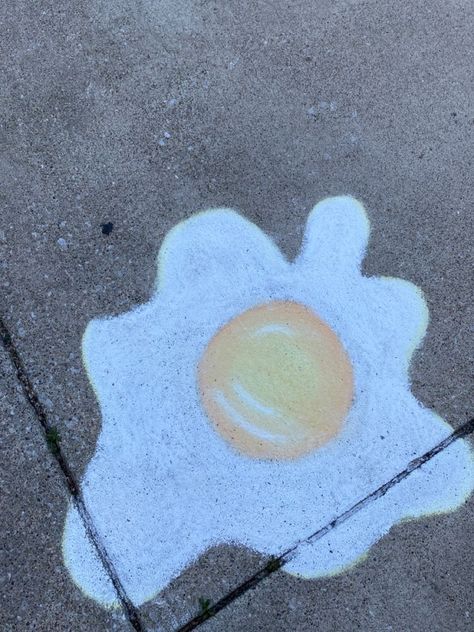 East Chalk Art Ideas, Chalk Art Hopscotch, Ideas To Draw With Chalk, Cute Chalk Doodles, Funny Sidewalk Chalk Art, Cute Sidewalk Chalk Art Easy Summer, Chalk Drawing Ideas Easy, Chalk Drawing Ideas Sidewalk, Cool Easy Chalk Art