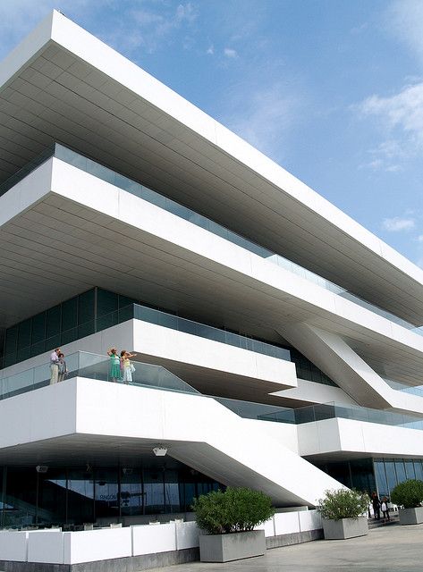 Valencia David Chipperfield Architects, Architecture Today, David Chipperfield, Minimal Architecture, Valencia Spain, Building Facade, Facade Architecture, Futuristic Architecture, Facade Design