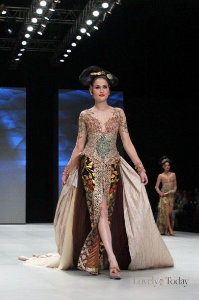 Kebaya Fashion Show, Renda Kebaya, Anne Avantie, Indonesian Kebaya, Batik Bali, Indonesia Fashion Week, China Fashion Week, Kebaya Lace, Jakarta Fashion Week