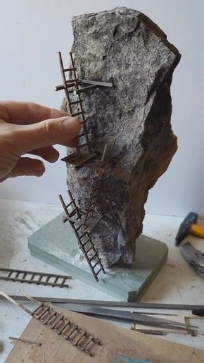 🔍DAILY DOSE OF ART🔎 on Instagram: "Beautiful miniature artwork 🥰 RATE 1-100 Credit: mordi_miniaturas on TikTok" Christmas Crib Ideas, Aquarium Terrarium, Tiny World, House On The Rock, December 17, Miniature Houses, Miniature Crafts, Cardboard Crafts, Mini Garden