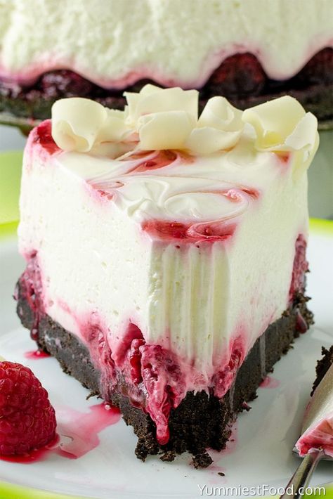 No Bake White Chocolate Raspberry Cheesecake - Recipe from Yummiest Food Cookbook No Bake White Chocolate Raspberry, White Chocolate Raspberry Cheesecake, Rich Cheesecake, Smores Dessert, Chocolate Raspberry Cheesecake, Coconut Dessert, Cheesecake Mini, White Chocolate Cheesecake, Oreo Recipes