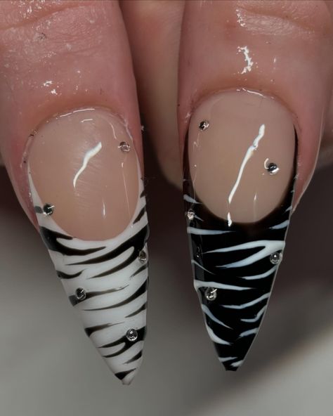 u already know with the zebra stripes and the red bottomsssss👠🦓 Zebra Design Nails, Nail Zebra Designs, Zebra Tip Nails, Red Nails Design Ideas, Zebra Print Nails Designs, Zebra Almond Nails, Black Zebra Nails, Black And White Zebra Nails, Zibra Paint Nail Art