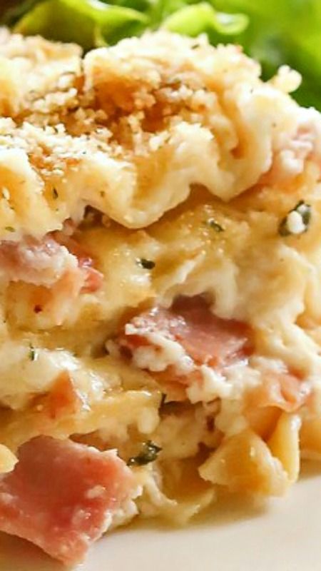 Chicken Cordon Bleu Lasagna ~ Comfort food at its best... Layers of ham, chicken, and creamy white sauce make for one tasty dinner Cordon Bleu Lasagna, Chicken Cordon Bleu Lasagna, Cordon Blue, The Girl Who Ate Everything, Lasagna Noodles, Deli Ham, Chicken Cordon, Leftover Ham, Chicken Cordon Bleu