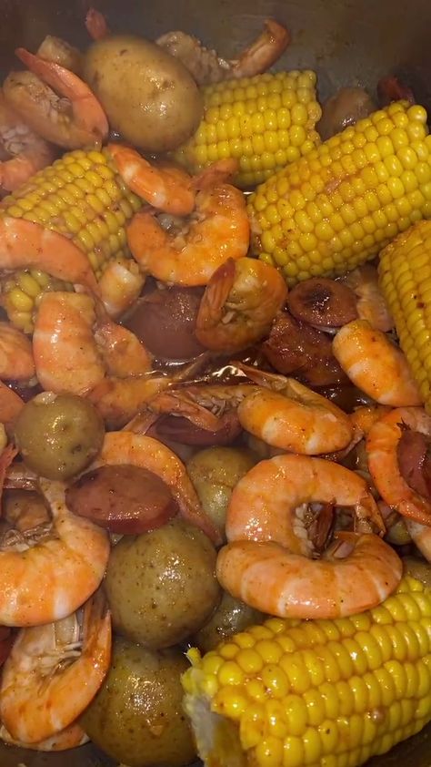 CanoS(@canosalmon) on TikTok: Camarones Cajun🍤🥔🌽🌶. #recetas #recetasfaciles #camaronescajun #camarones #shrimp #provecho Boiled Seafood, Seafood Boil, Seafood Recipes, Crab, Seafood, Food And Drink, Meat, Fruit, Quick Saves