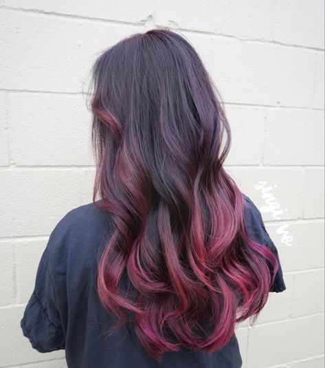 Berry Balayage, Colored Balayage, Subtle Hair Color, Violet Hair Colors, Dyed Hair Ombre, Hair Color Mahogany, Pink Ombre Hair, Magenta Hair, Short Hair Highlights