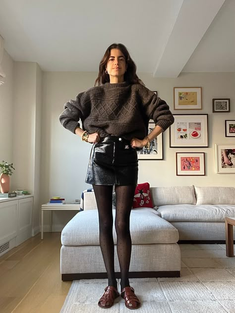 Leandra Medine Style, Leandra Medine, Winter Sweater, 가을 패션, Knit Outfit, Black Tights, Looks Style, Winter Sweaters, Fall Winter Outfits