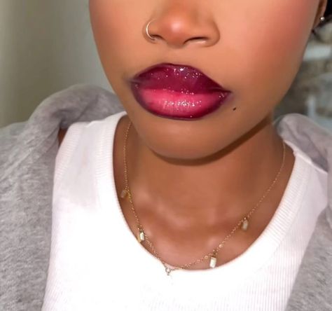 Raspberry Lipstick Makeup Look, Fuchsia Aesthetic, Fuchsia Makeup, Mac Nightmoth, Lips Combo, Glossy Lips Makeup, Lip Combos, Makeup For Black Skin, Lip Makeup Tutorial