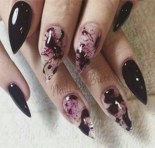 Blood Splatter Nails, Splatter Nails, 2019 Nails, Witch Nails, Witchy Nails, Blood Splatter, Halloween Acrylic Nails, Black Designs, Gothic Nails