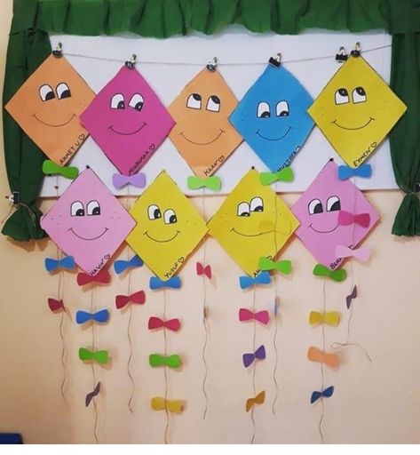 Kite Decoration, Kites Craft, Prek Crafts, Shapes Preschool, Preschool Art Activities, Hand Crafts For Kids, Free Hand Rangoli, Mothers Day Crafts For Kids, Kindergarten Crafts