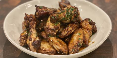 Bobby Flay fries up chicken wings for game day and finishes them in a sweet and spicy glaze. Best Chicken Wings, Honey Chicken Wings, Best Chicken Wing Recipe, Glazed Chicken Wings, Honey Glazed Chicken, Honey Glazed, Bobby Flay, Glazed Chicken, Honey Chicken